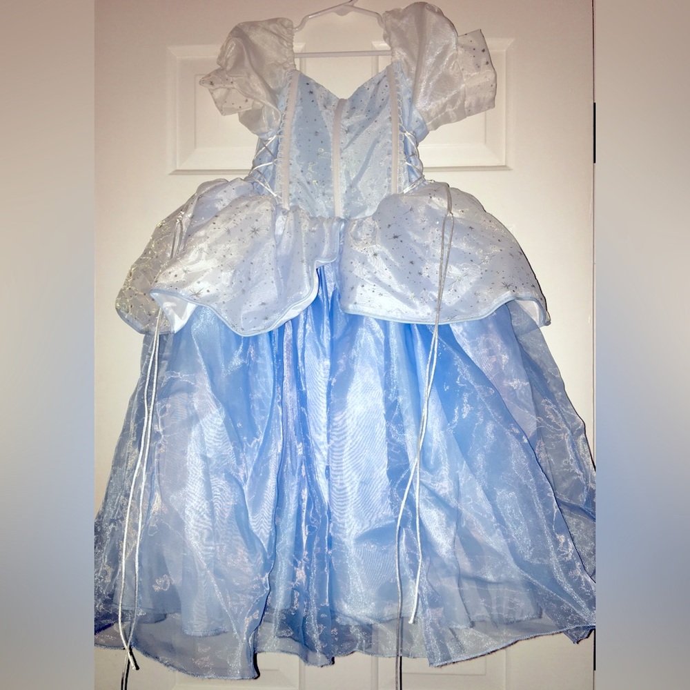 LK Cinderella Costume Princess Dress, size 4, beautiful for Halloween, Dress Up